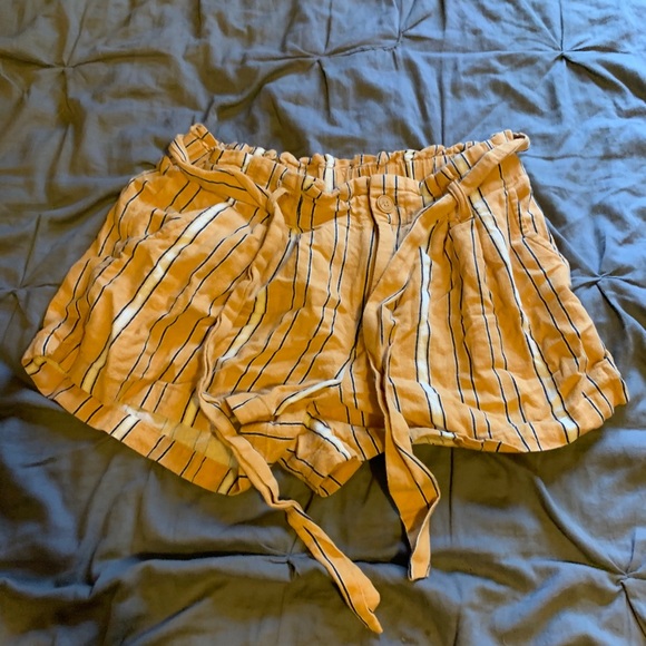 Shorts - Picture 3 of 3